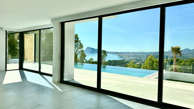 Villa for sale in Altea, Alicante