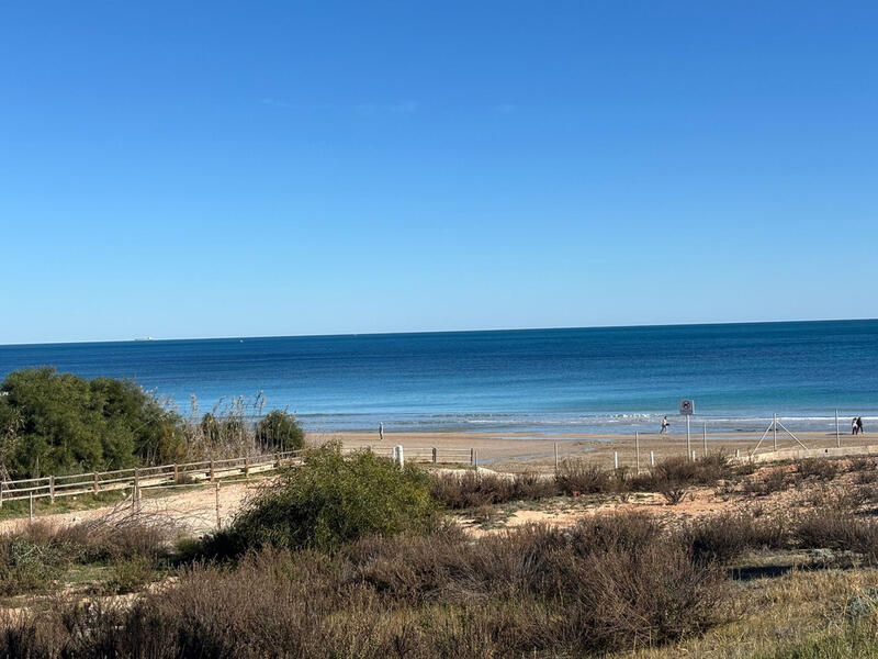 Villa til salgs i Pilar de la Horadada, Alicante