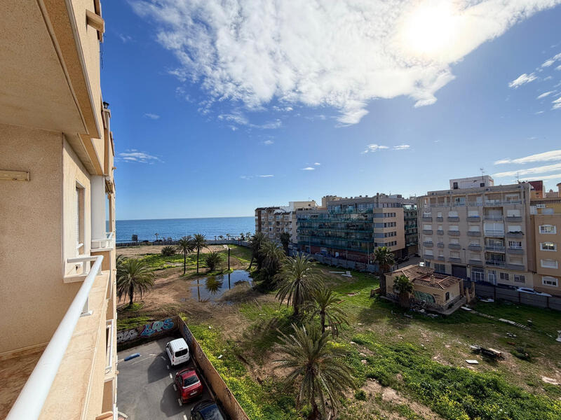 Apartamento en venta en Torrevieja, Alicante