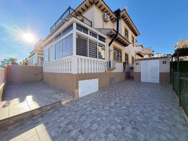 2 sovrum Radhus till salu