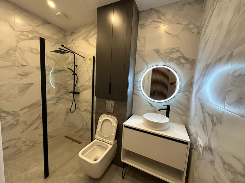 6 bedroom Apartment for sale