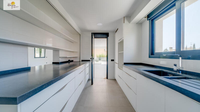 6 Cuarto Villa en venta