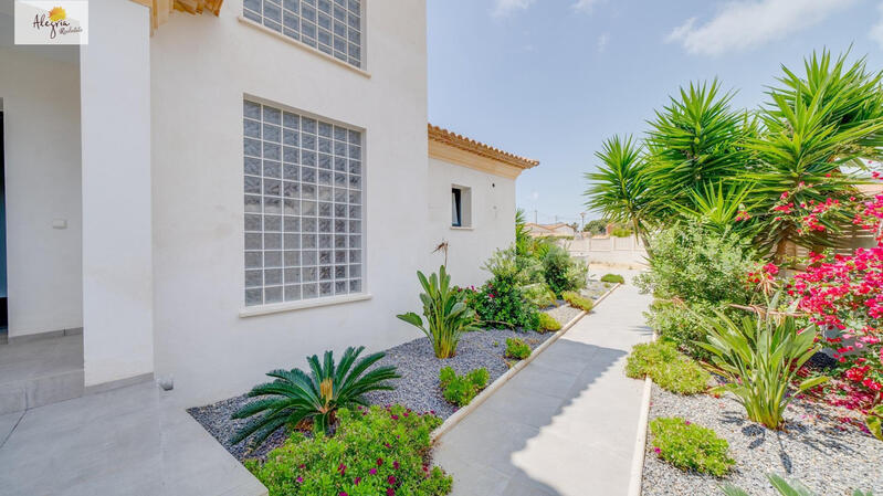 6 Cuarto Villa en venta