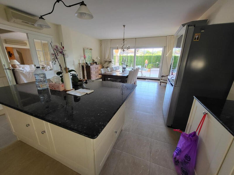 4 Schlafzimmer Villa zu verkaufen