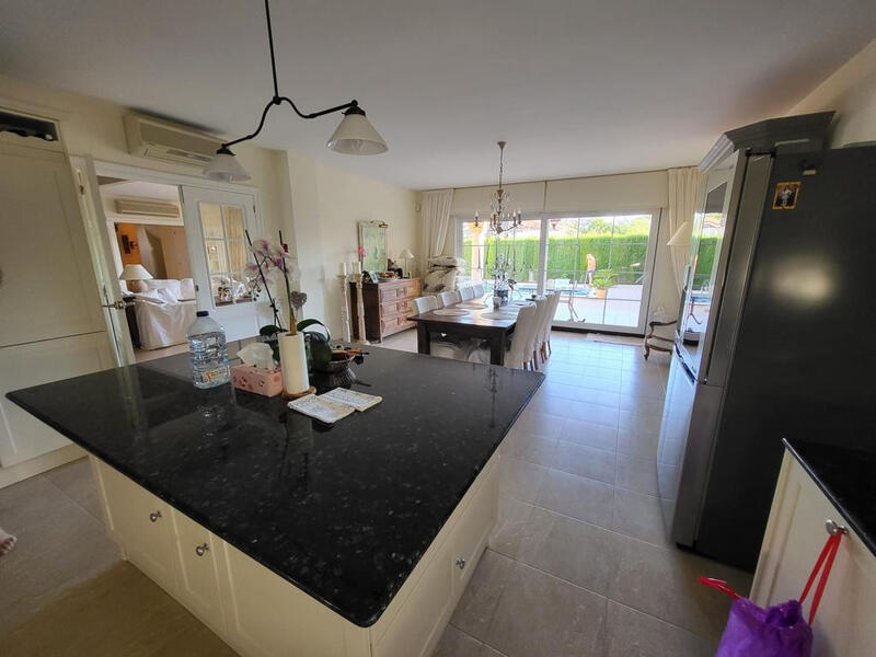 4 Schlafzimmer Villa zu verkaufen