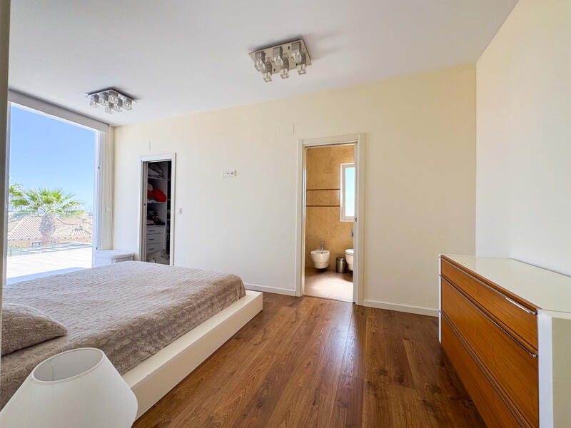 6 chambre Villa à vendre