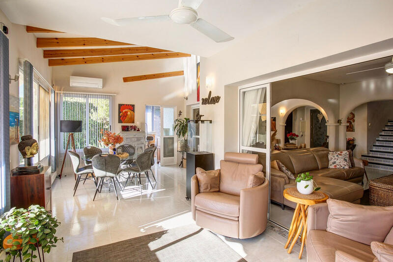 4 спальная комната вилла продается