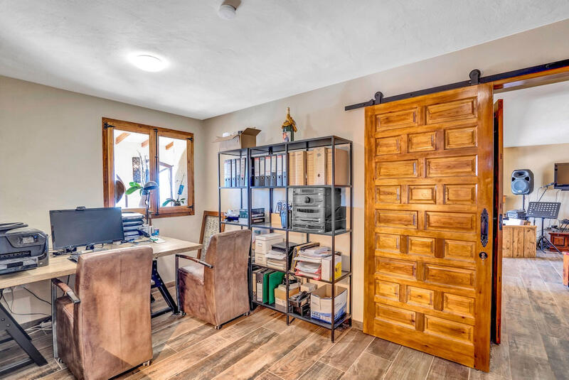 7 Schlafzimmer Landhaus zu verkaufen