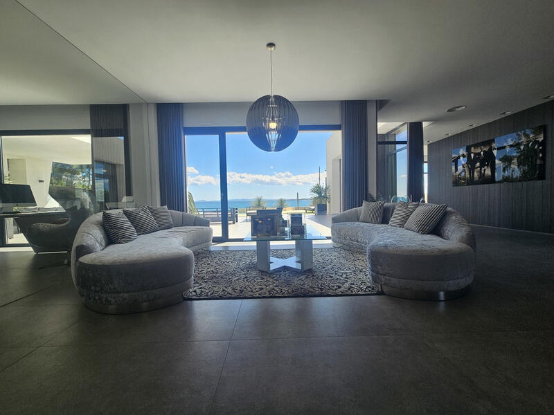 4 bedroom Villa for sale