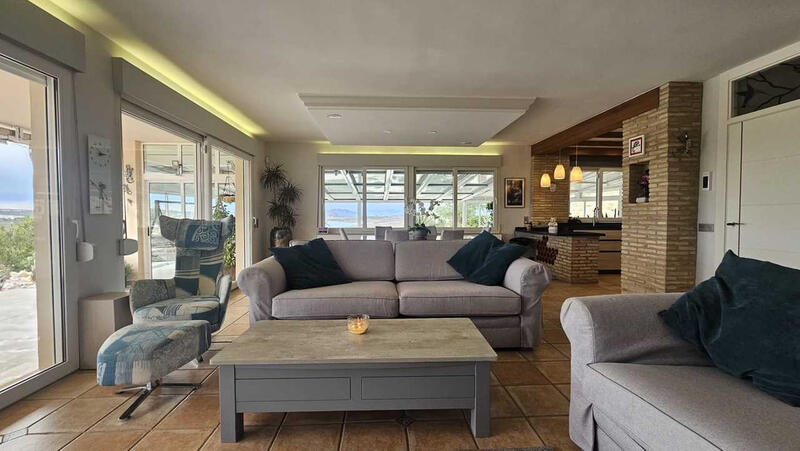 4 bedroom Villa for sale