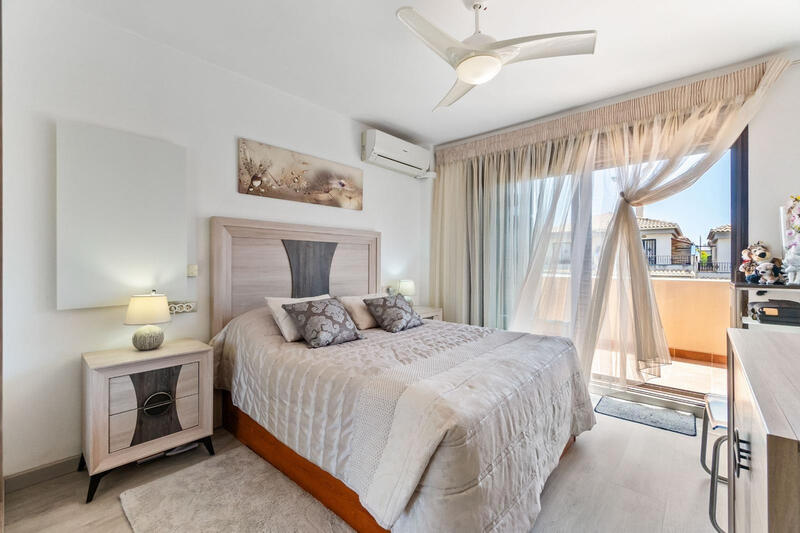 3 bedroom Townhouse for sale