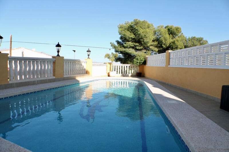Villa for sale in La Nucia, Alicante