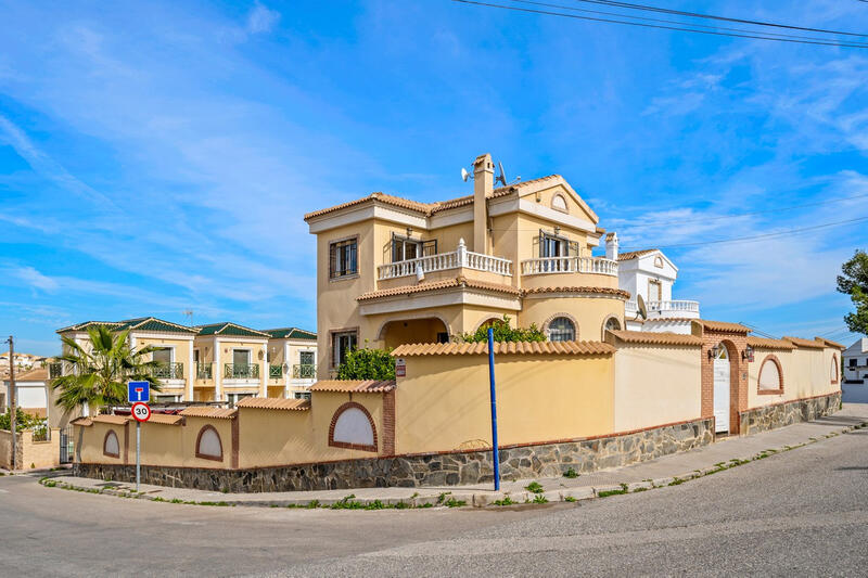 Villa til salgs i Campoamor, Alicante