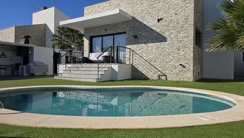 3 bedroom Villa for sale