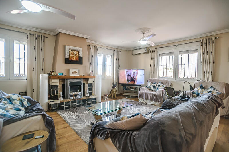 6 Cuarto Villa en venta