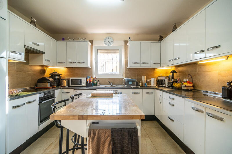 6 Cuarto Villa en venta