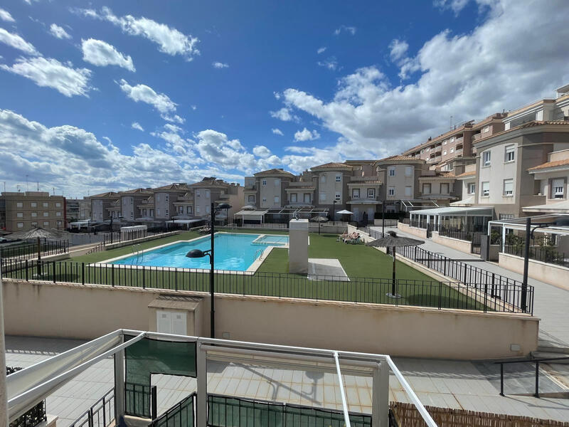 Byhus til salg i Santa Pola, Alicante