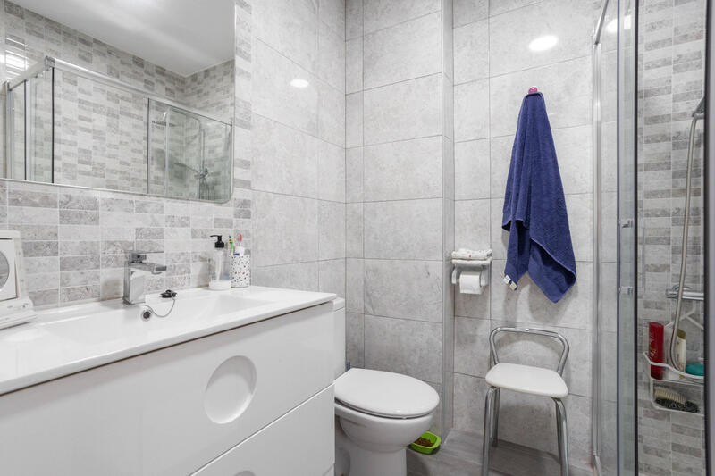 2 Cuarto Adosado en venta