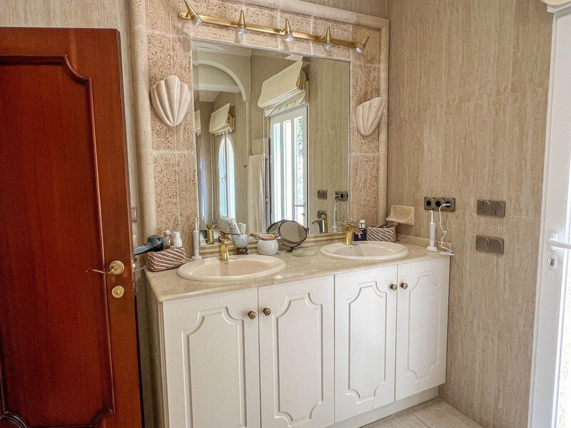 5 slaapkamer Villa Te koop