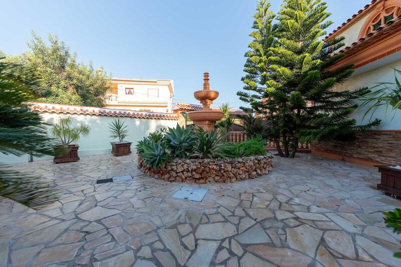 4 bedroom Villa for sale