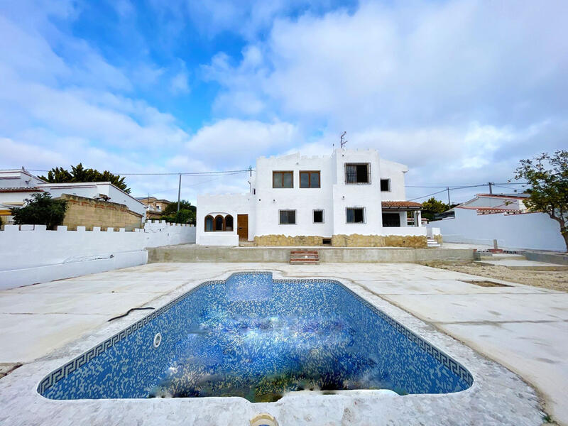 Villa till salu i Calpe, Alicante