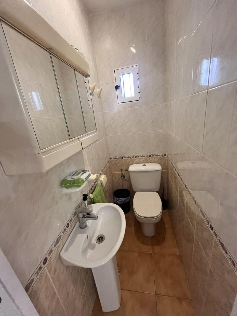 4 slaapkamer Gezinswoning Te koop