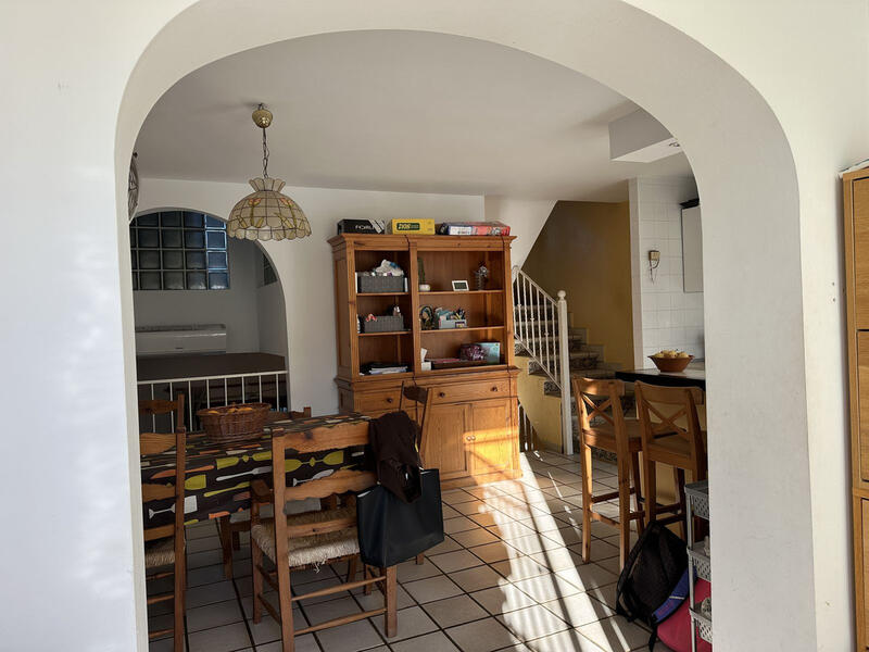 4 Schlafzimmer Stadthaus zu verkaufen