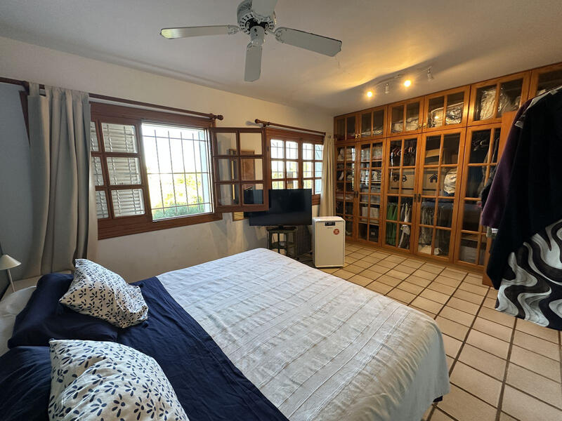 4 Schlafzimmer Stadthaus zu verkaufen