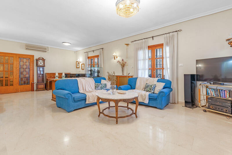 5 спальная комната вилла продается