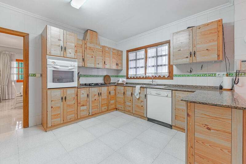 5 спальная комната вилла продается