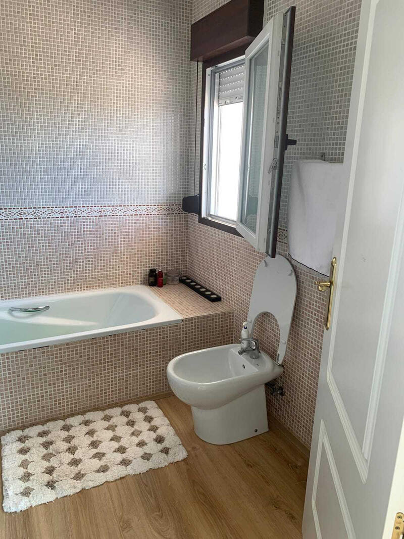 8 спальная комната вилла продается