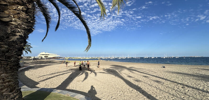 3 спальная комната городская тюрьма продается