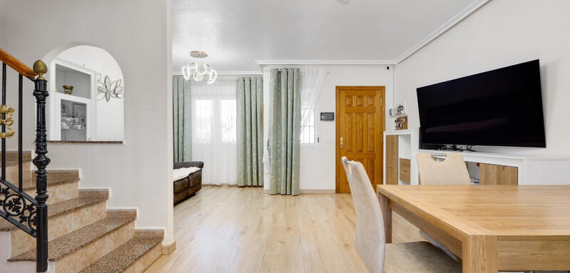 3 slaapkamer Gezinswoning Te koop