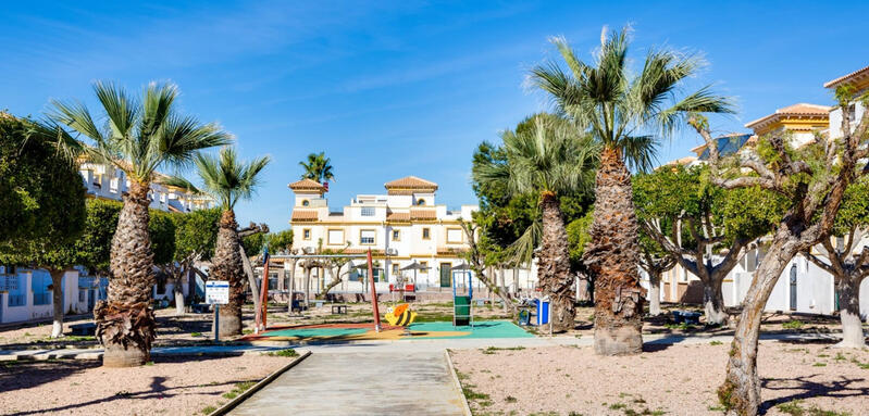 3 slaapkamer Gezinswoning Te koop