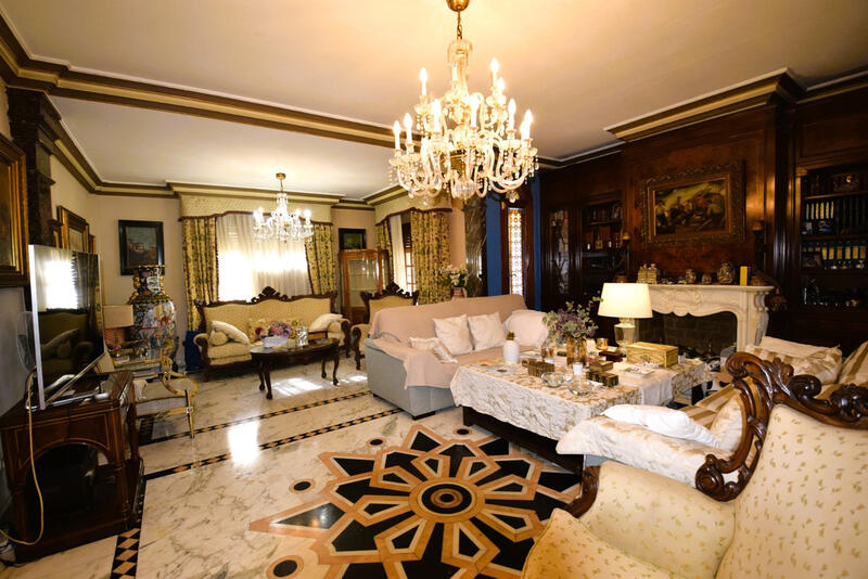 9 bedroom Villa for sale