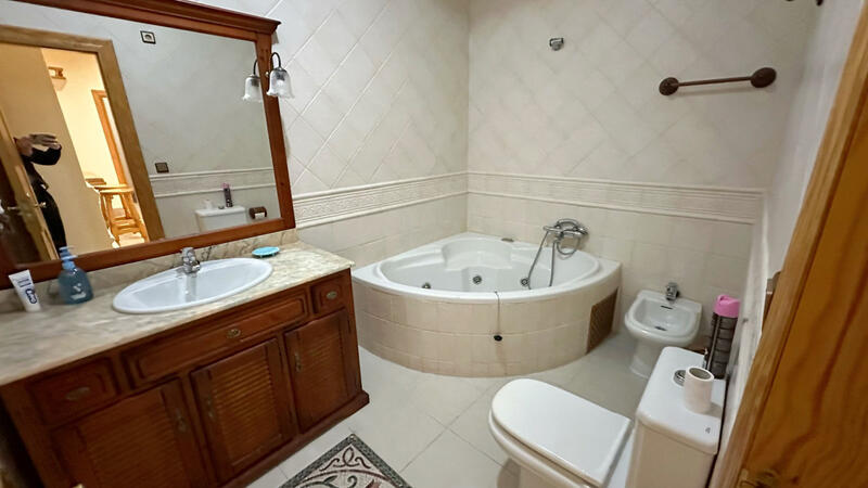 3 спальная комната квартира продается