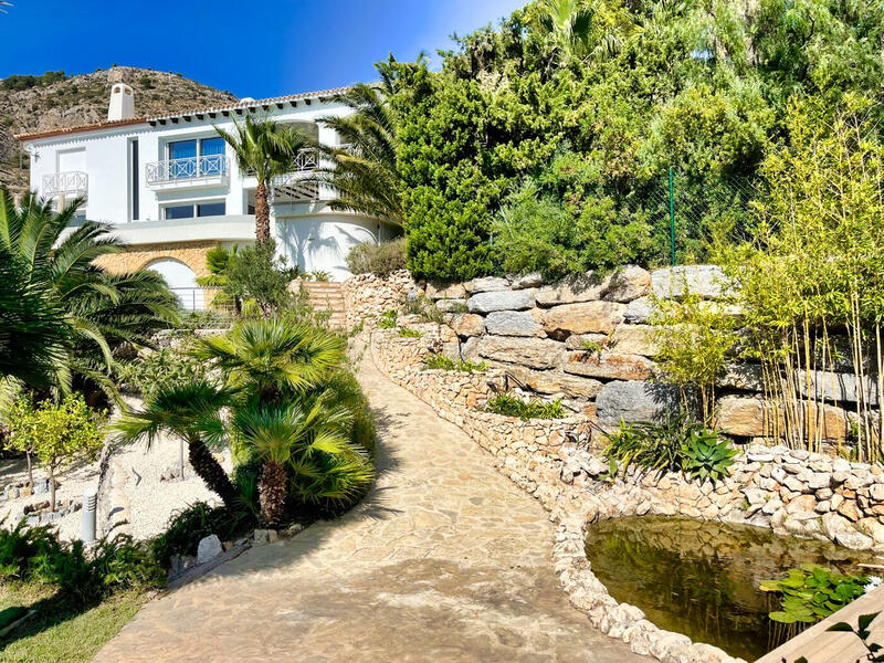 8 sovrum Villa till salu