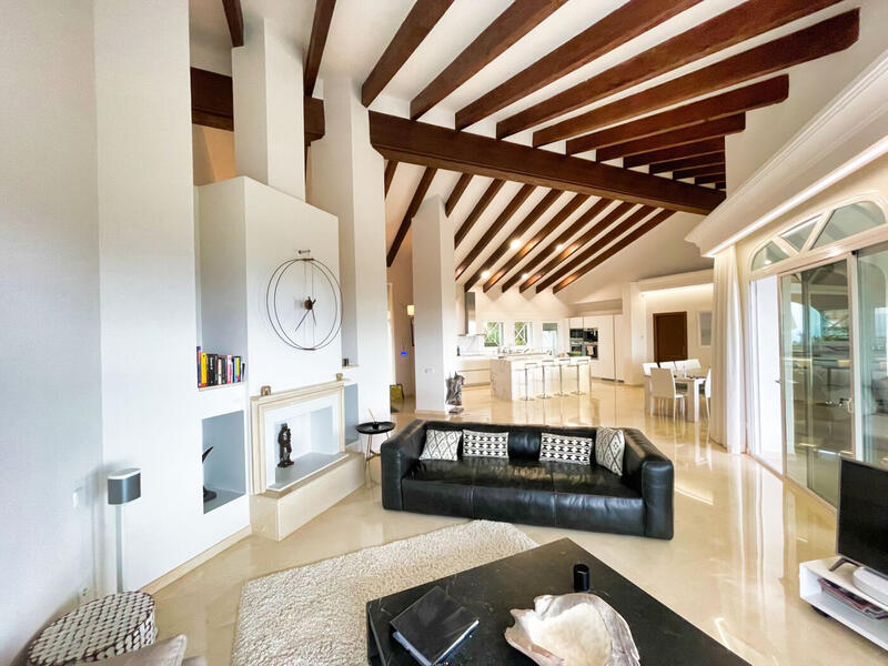 8 sovrum Villa till salu