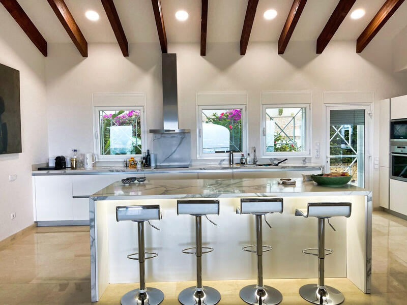 8 sovrum Villa till salu