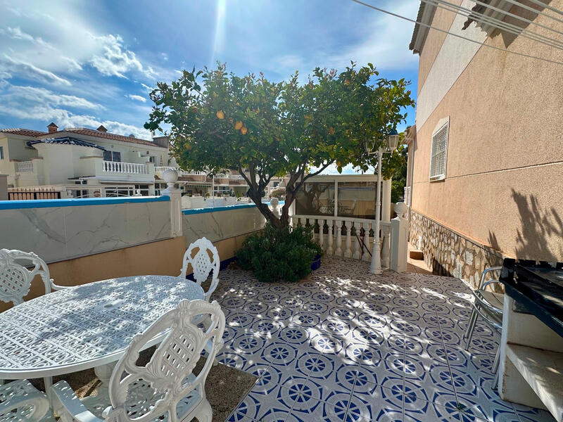 2 slaapkamer Gezinswoning Te koop