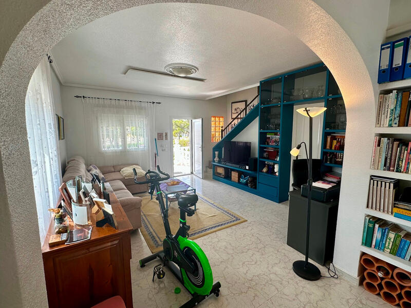 2 slaapkamer Gezinswoning Te koop