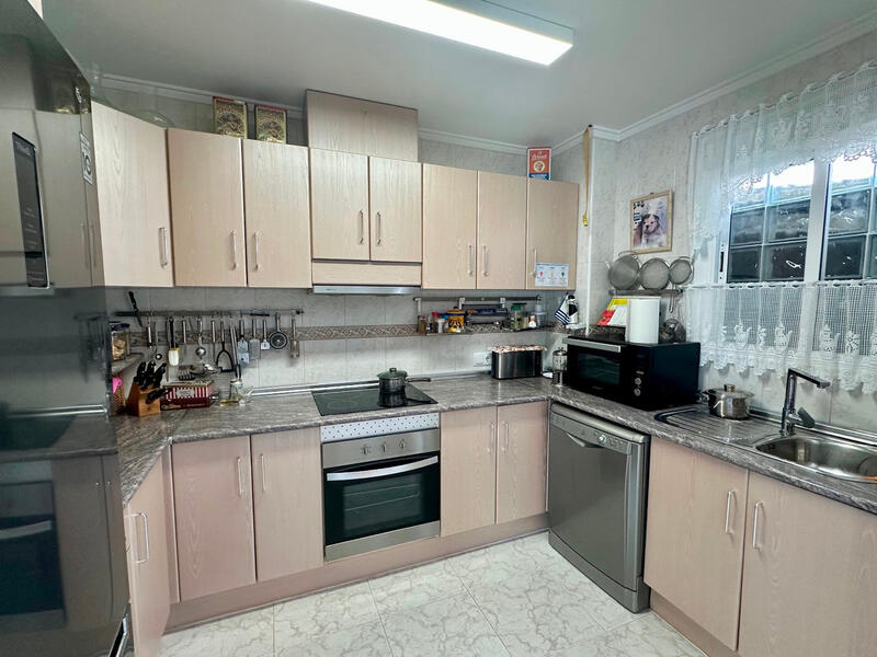 2 slaapkamer Gezinswoning Te koop