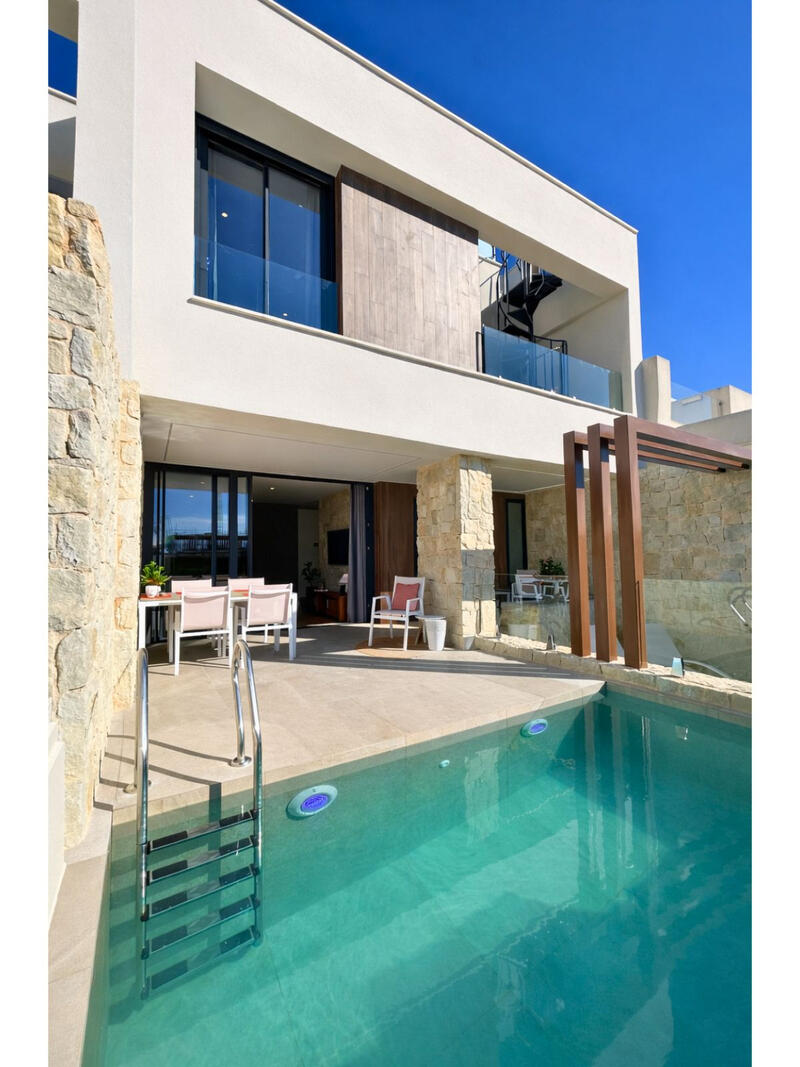 Maison de Ville à vendre dans Dolores, Alicante