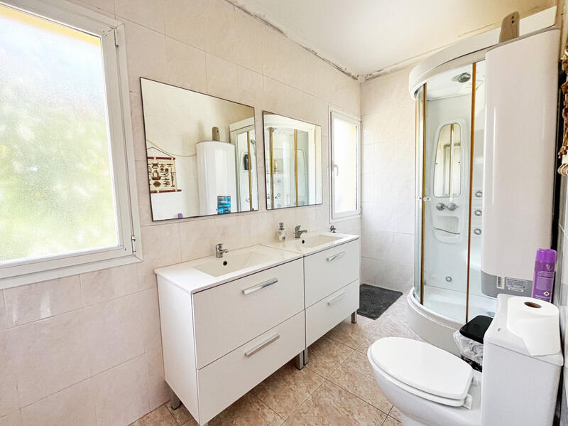 4 Cuarto Villa en venta