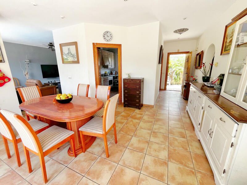 4 Cuarto Villa en venta