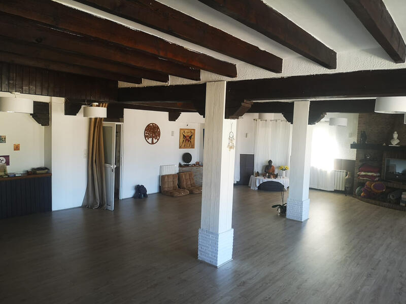 9 bedroom Villa for sale