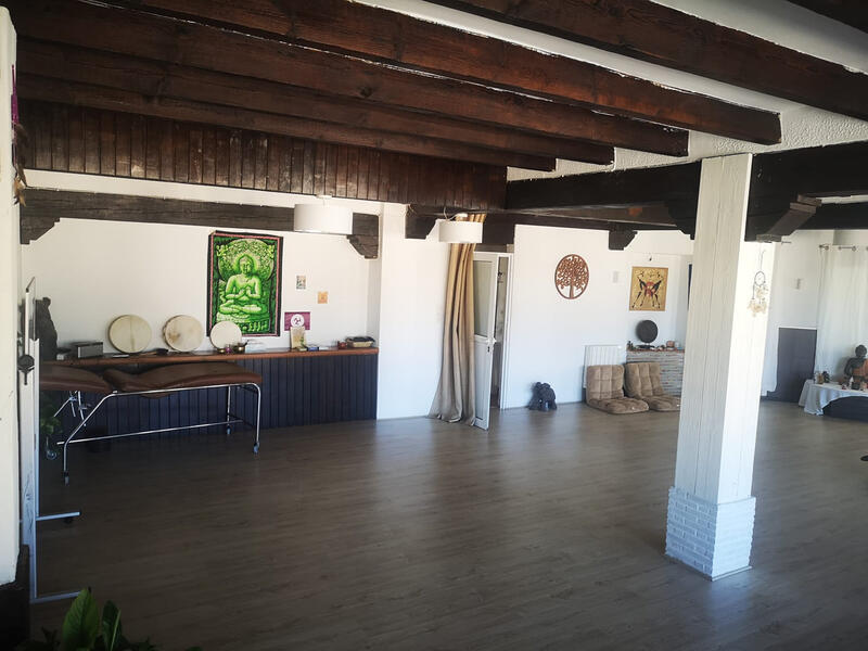 9 bedroom Villa for sale