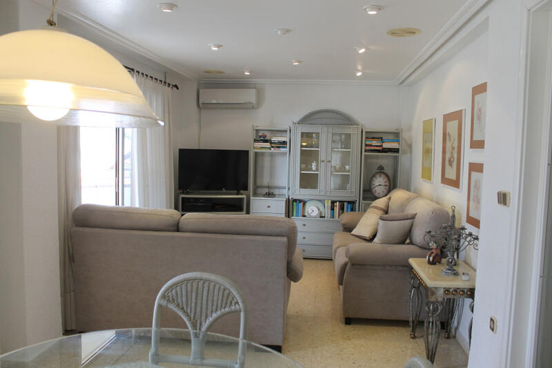 4 bedroom Apartment for sale