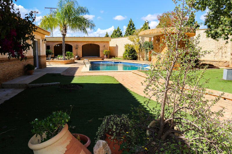 4 bedroom Villa for sale