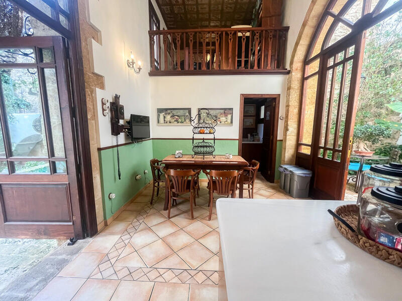 7 bedroom Villa for sale